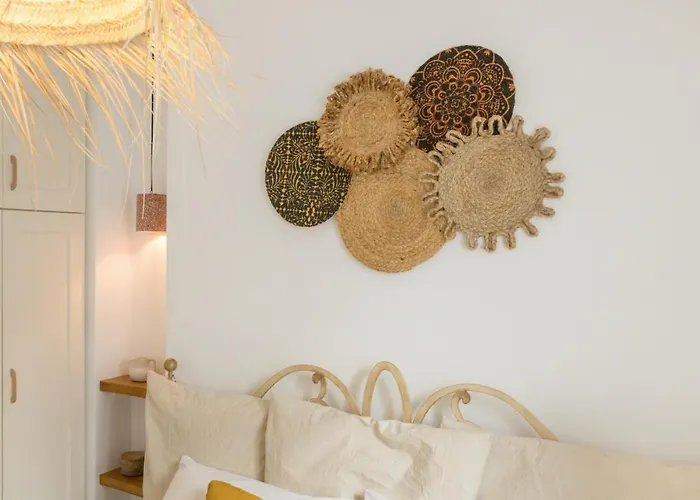 Walk To - 2br House - Piperi